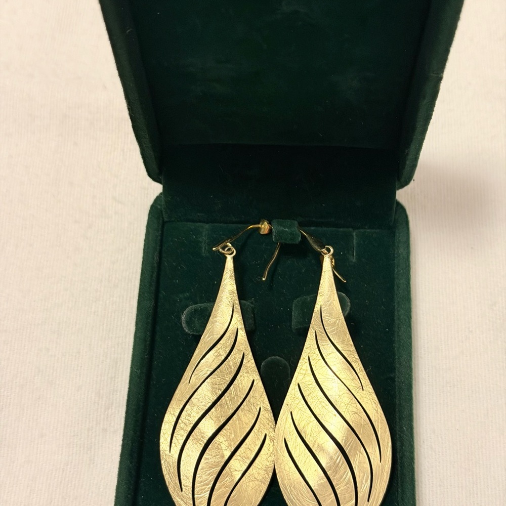 Elegant Gold Leaf Earrings